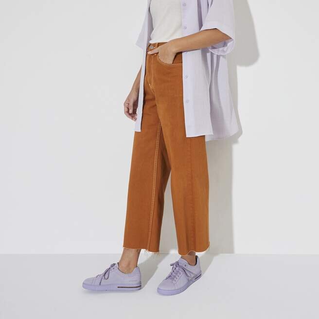 Bend Low Suede Leather Embossed Bend Low Suede Leather Embossed