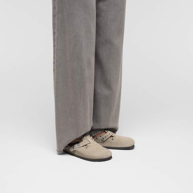 Boston Rivet Suede Leather Boston Rivet Suede Leather