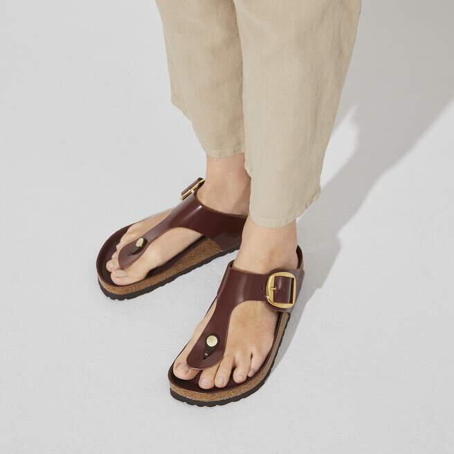 Gizeh Big Buckle Natural Leather Patent High Shine Chocolate Gizeh Big Buckle Natural Leather Patent High Shine Chocolate